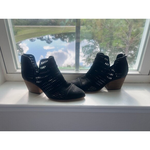 Vince Camuto Black Leather Booties - Women’s Size 9 - Picture 1 of 10